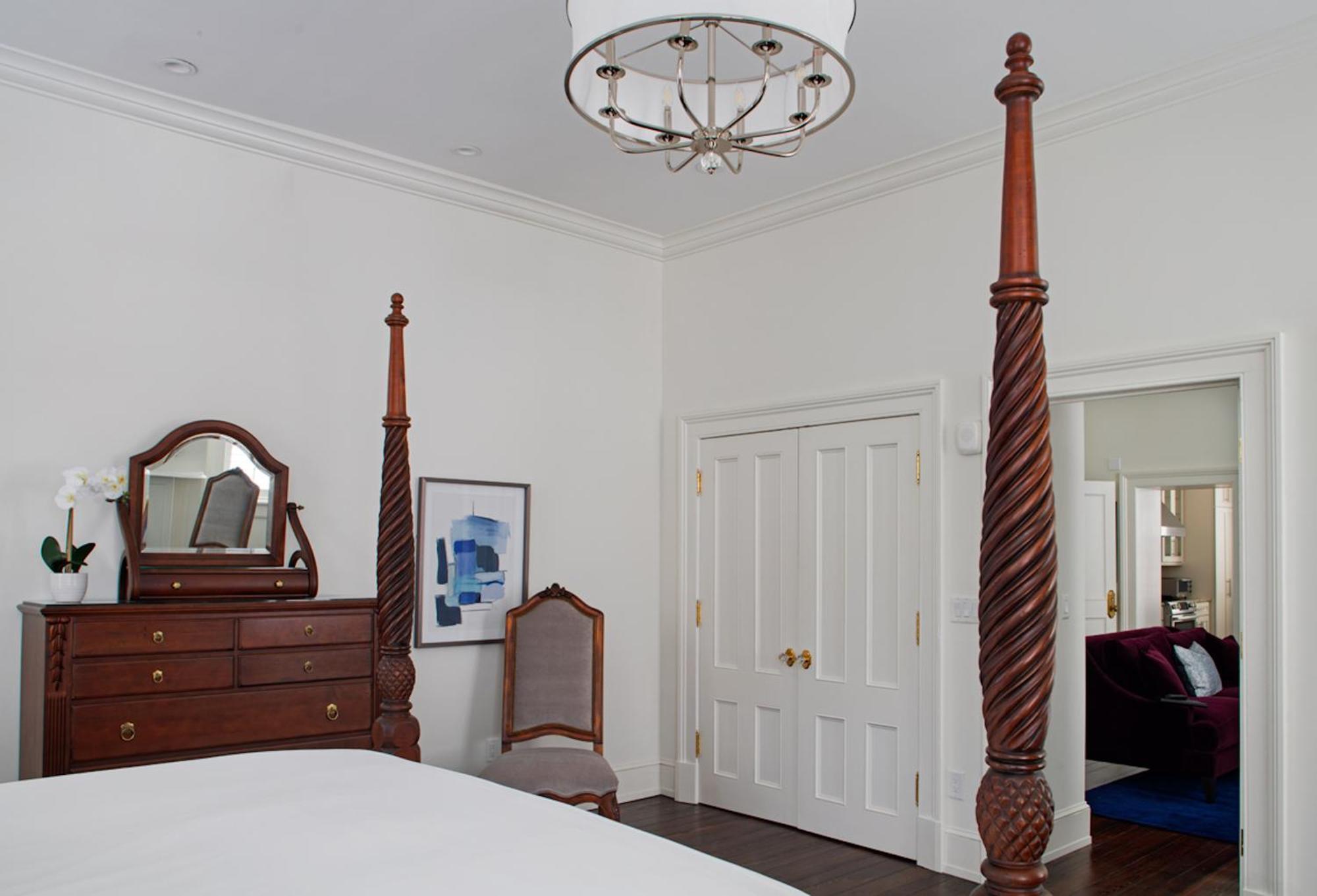 Kasa Jules Savannah Room photo