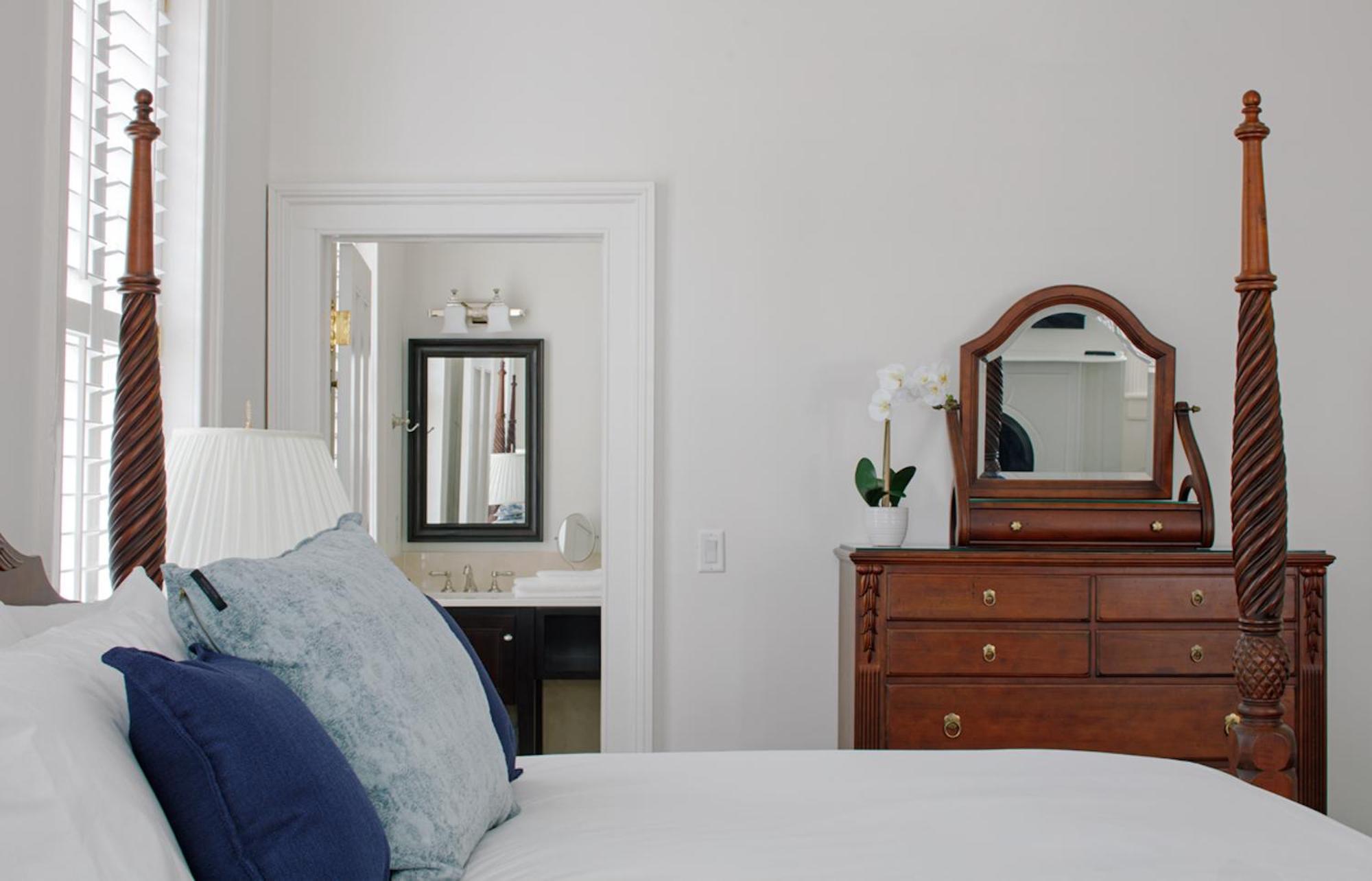 Kasa Jules Savannah Room photo