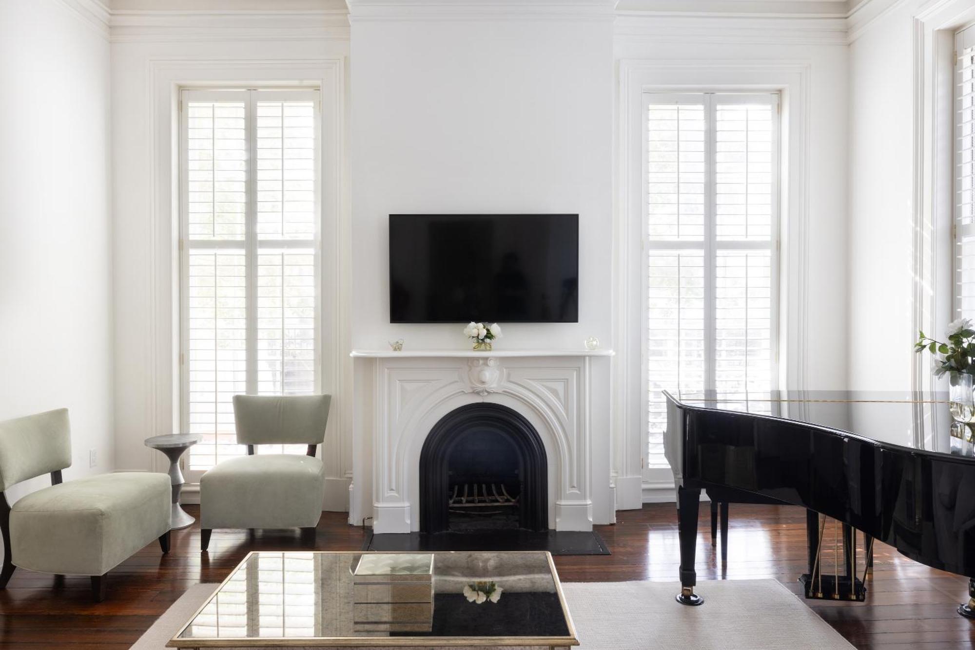 Kasa Jules Savannah Room photo